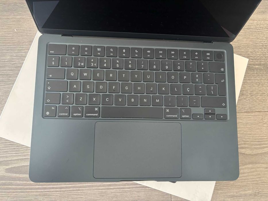 MacBook Air M2 13.6” 8GB 256GB