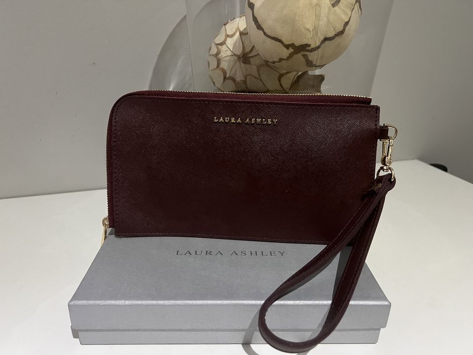 Clutch nova, Laura Ashley