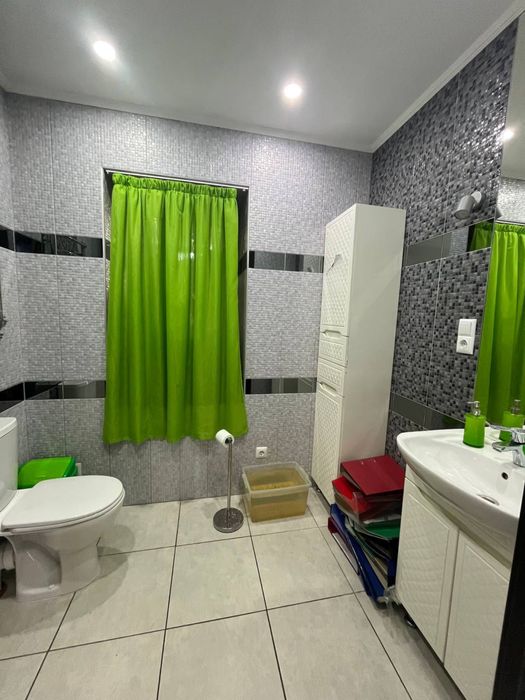 Продаю Комерческое Помещение Центр ( Мариупольская) возле  Грифеля