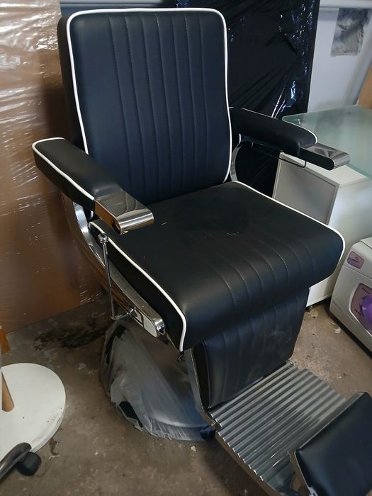 Fotel barberski nowy 2 szt
