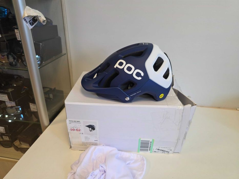 Шолом для велосипеда велошолом MTB POC Tectal і Race Mips різні