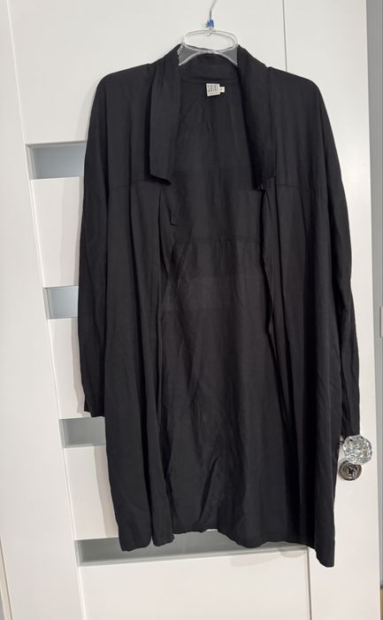 Czarna narzutka rozmiar M