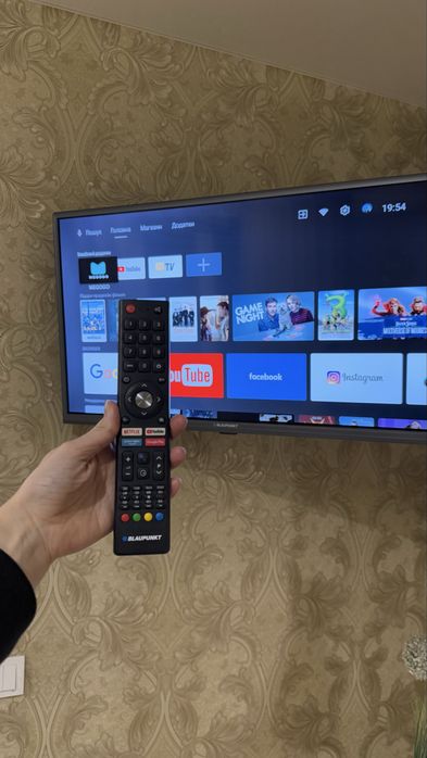 Blaupunkt 32HBC5000 32” Smart TV (Android) - стан нового, все працює