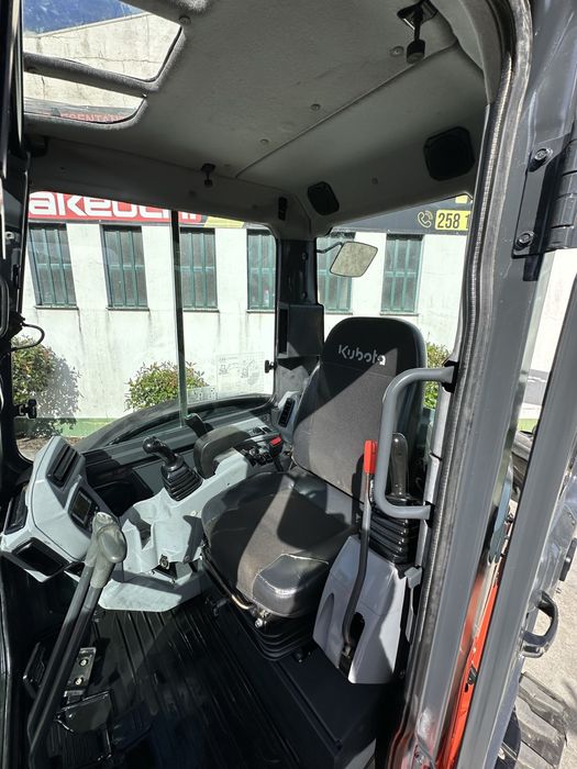 Mini-giratória KUBOTA U48