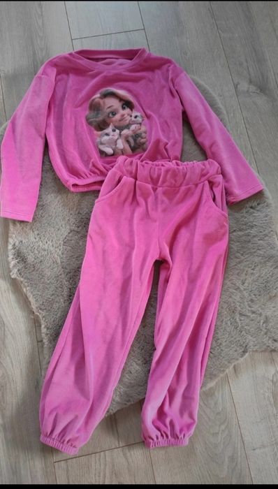 Bluza i spodnie welurowe dla dziewczynki rozmiar 116/122