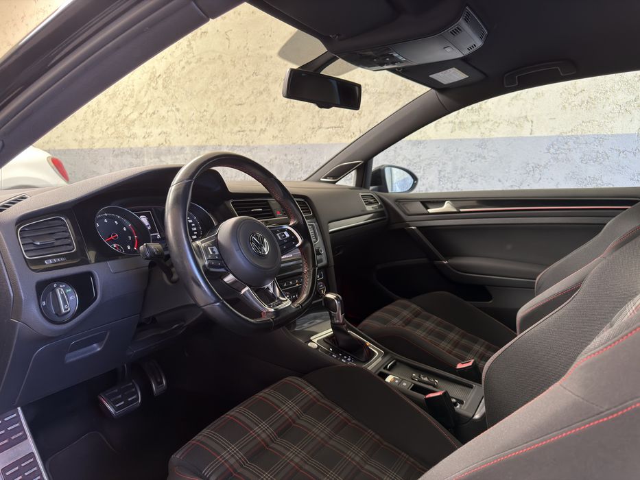 VW Golf VII GTI Performance DSG - Desde 305€ Mês