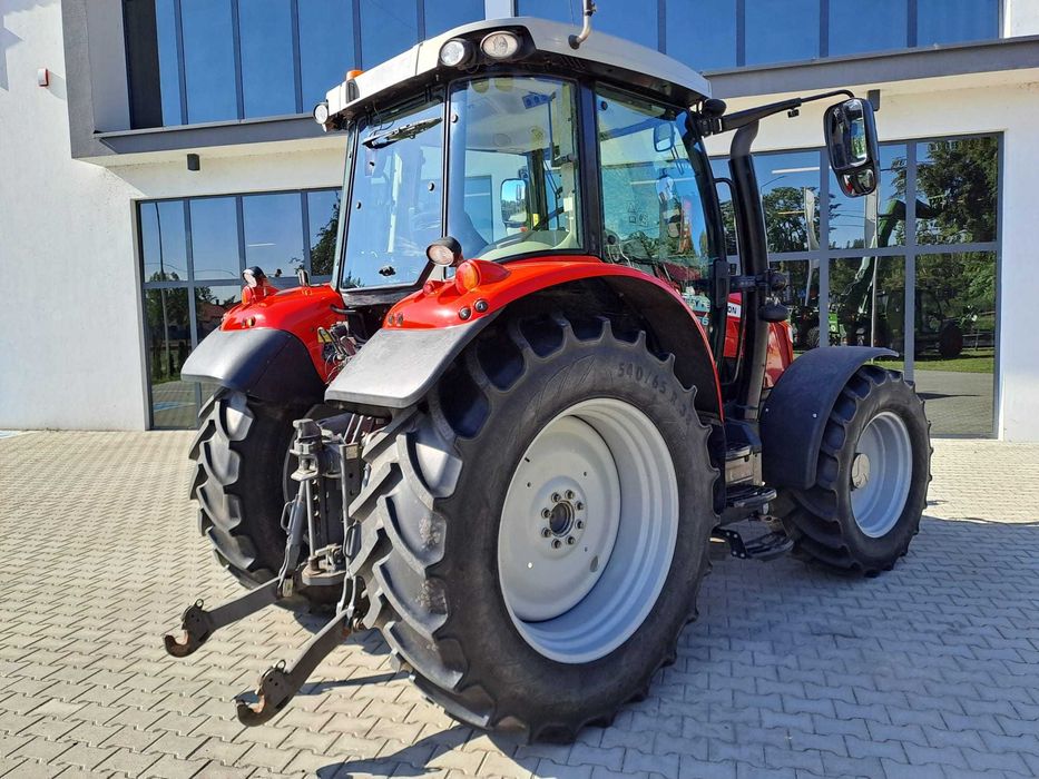 Ciągnik Massey Ferguson 5710S