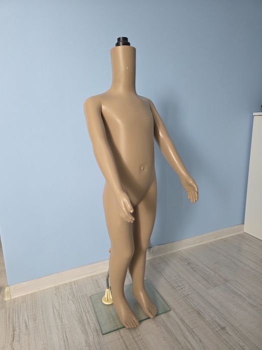 Manekin dziecięcy