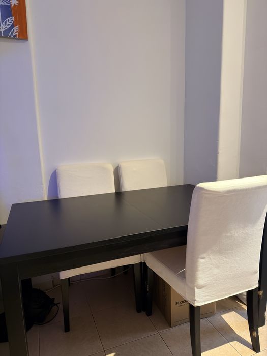 Mesa extensivel com 4 cadeiras64740291440897123