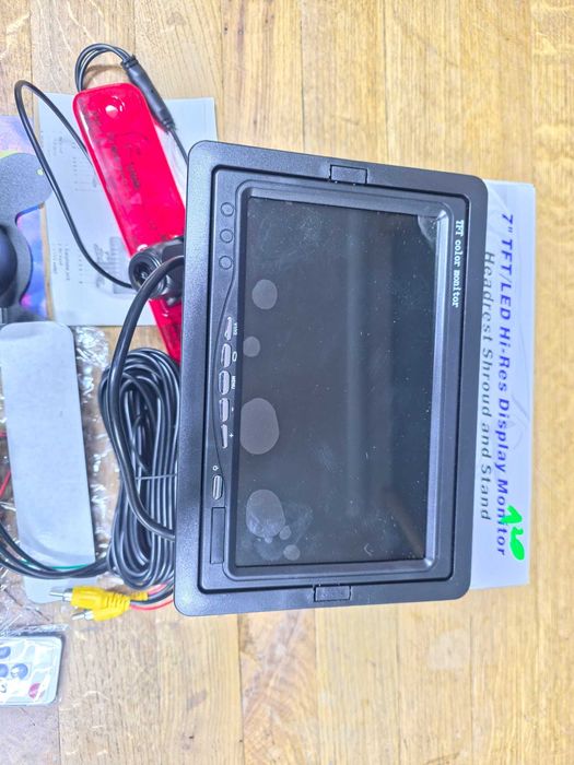 Monitor 7" LCD TFT 12V/24V z 2 wejściami AV z kamerą cofania