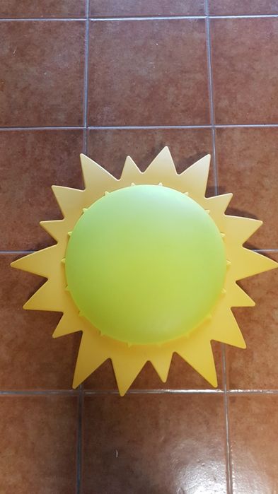 Candeeiro de quarto de criança.