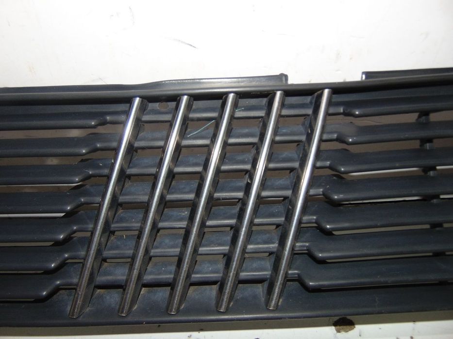 Fiat Uno 1º modelo grelha frontal e tampa porta luvas