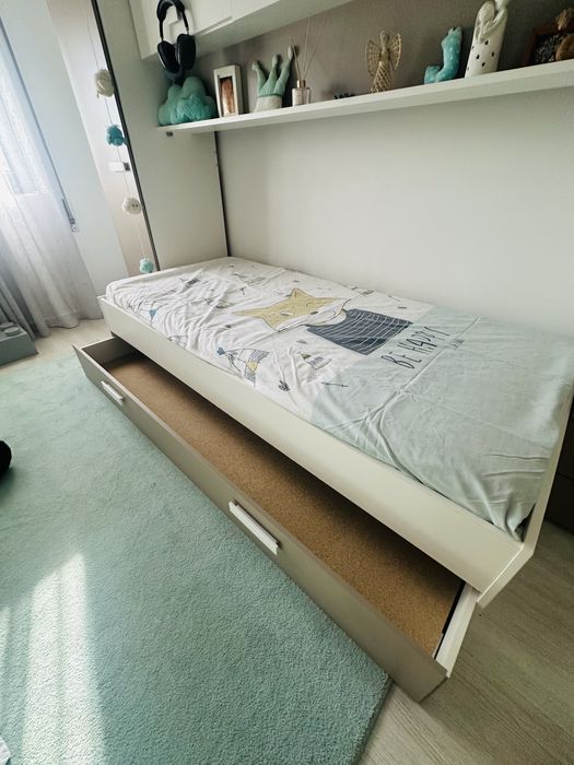 Cama juvenil com moveis arrumacao e opcao de acrescentar mais uma cama