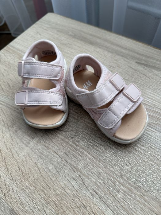 Дитяче взуття, босоніжки/ сандалі