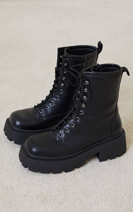 Чаботи  масивні на платформі