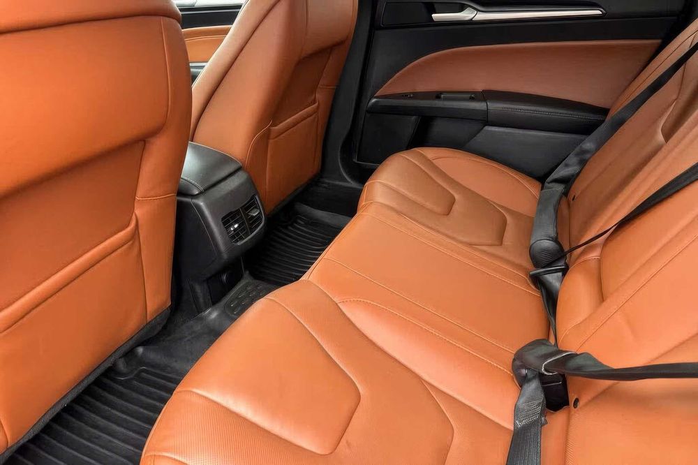 Ford Fusion Hybrid Titanium      2019