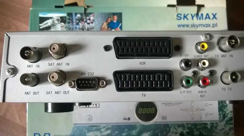 Dekoder tuner satelitarny DVB-S DVB-T Skymax SX 771 ST