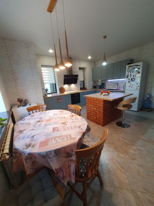 Продаж будинку з якісним ремонтом в центрі Бучі. Оформлення 2%