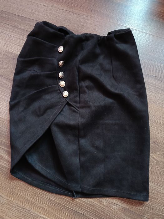 Czarna spódnica mini