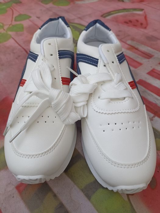 Nowe trampki na sprzedaż