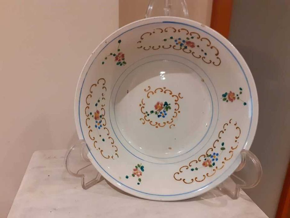 Saladeiras em faiança