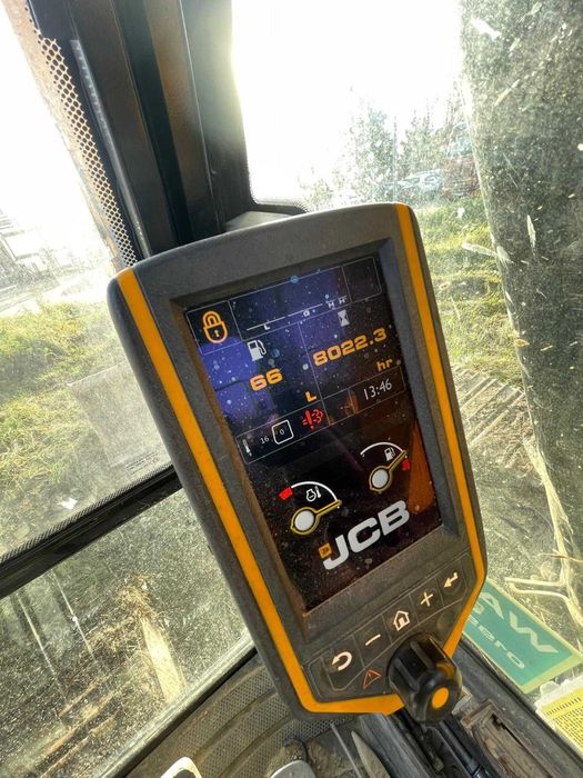 Екскаватор JCB JS220LC