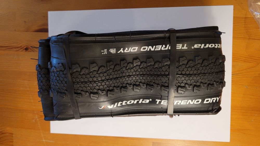 Nowa opona Vittoria Terrano Dry 700x38