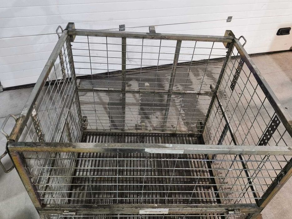 Contentores metálicos para armazenamento de garrafas