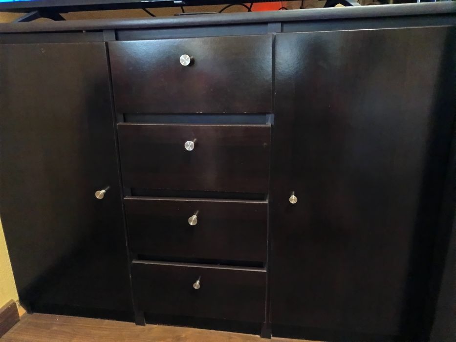 Vendo aparador preto