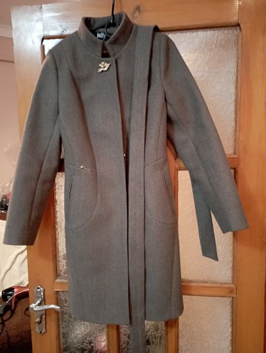 Пальто на дівчину 42 розмір кашемірове