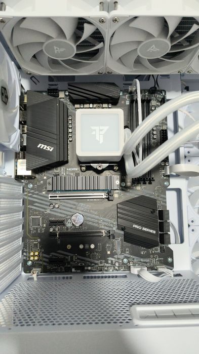 Kit Upgrade Gamer: Ryzen 7 5700X + MSI B550-A Pro + 16GB Corsair