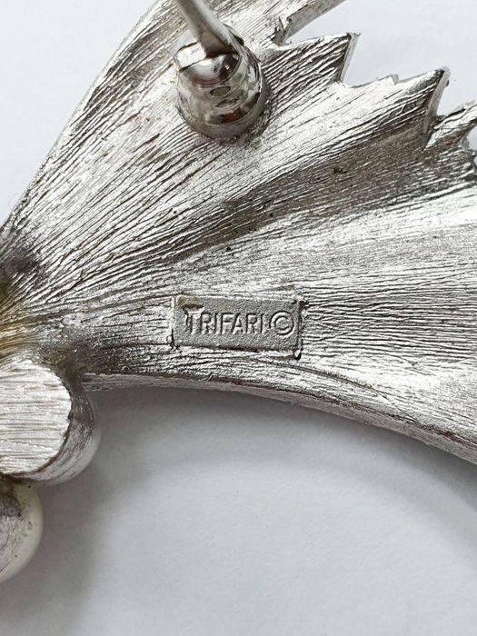 брошка trifari вінтаж