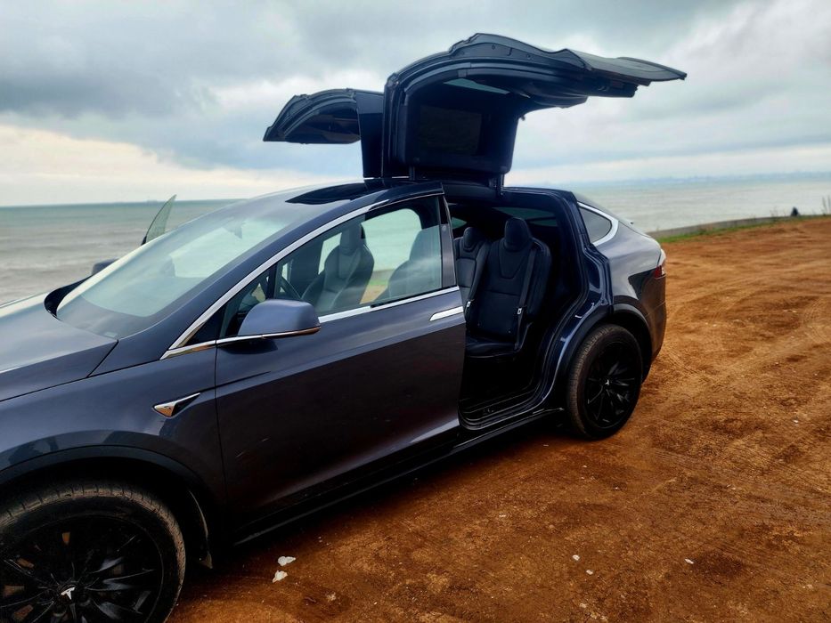 Продам Tesla model X 18 год 100D