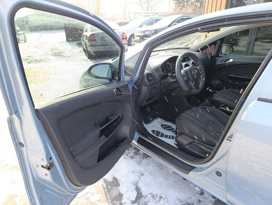 Опель корса  дизель, мкп6ст