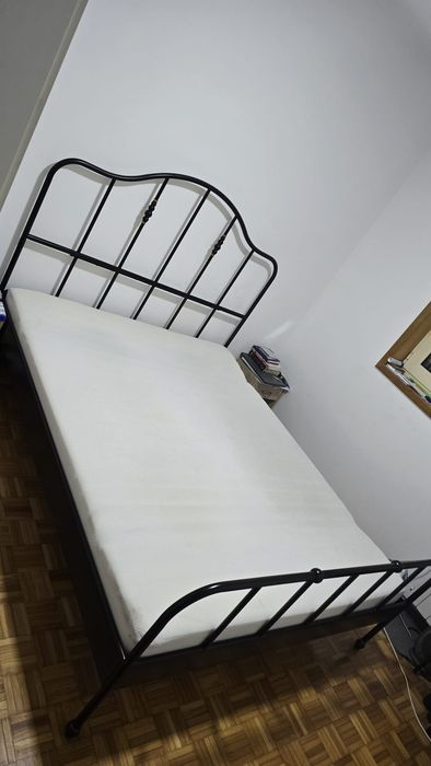 Cama de casal com colchão