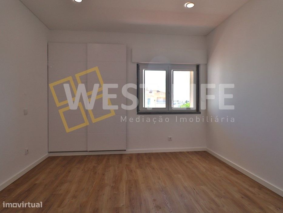 Apartamento T2+1 Totalmente Remodelado com VISTA MAR - a apenas 3 m...