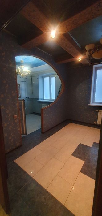 Продам  комерційне  приміщення