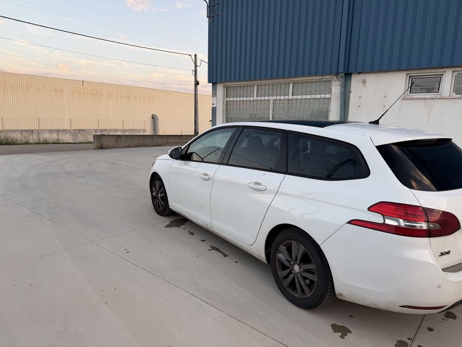 Peugeot 308 2014 — photo 4