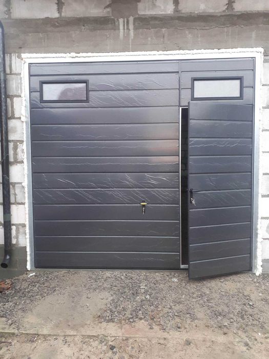 brama garażowa uchylna, dwuskrzydłowa PRODUCENT
