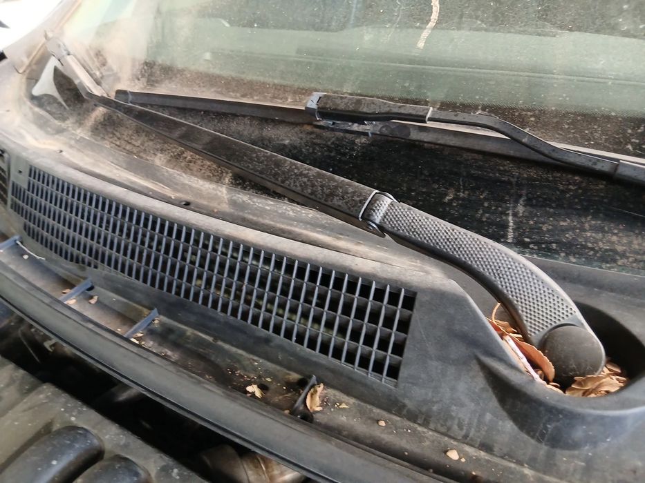 Haste / braço de escova limpa vidros frente direita NISSAN QASHQAI +2