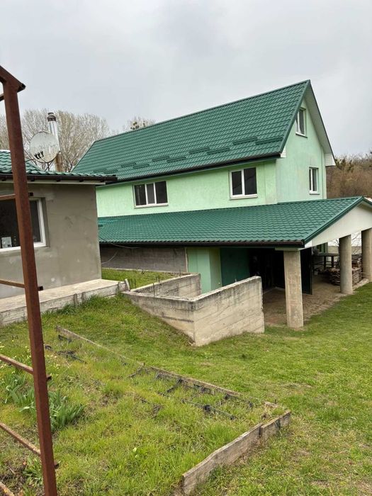 Продам будинок у Великому Букрині — 5 хвилин пішки до Дніпра
