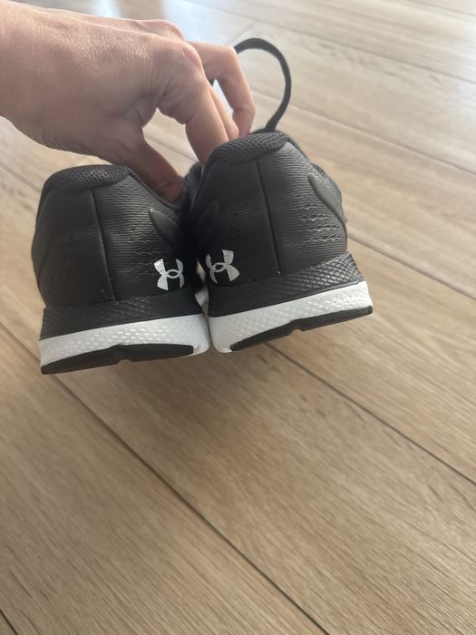 Buty sportowe Under Armour 37.5