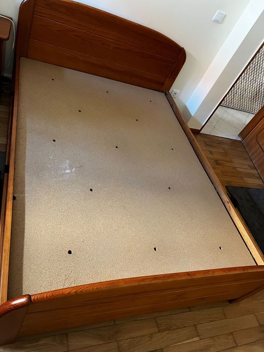 Cama 190x140cm com colchão de molas ortopédico