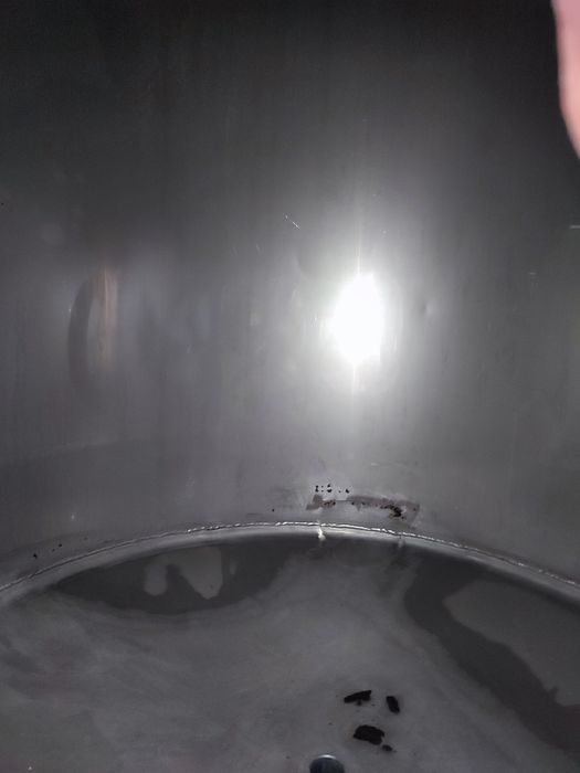 Cubas de inox 330L + 500L+-. Usadas em razoável estado de conservação.