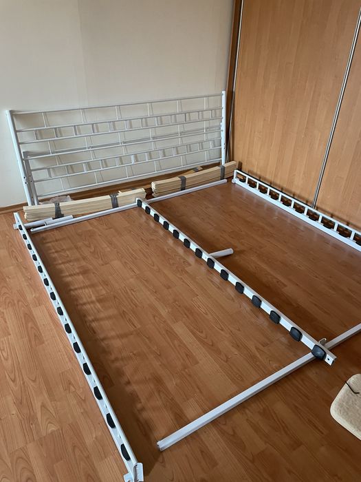 Łóżko Metalowe Ze Stelażem 180 cm x 200 cm