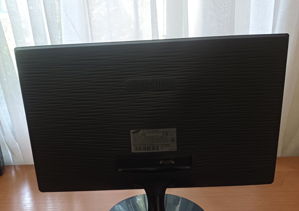 Монитор 22" Samsung S22D300NY