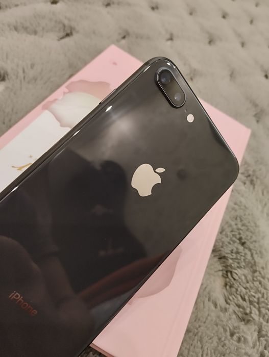 iPhone 8 на 64 як ГБ ідеальний стан