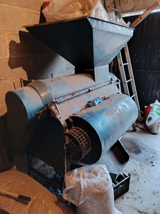Máquina esgravilgar milho para trator