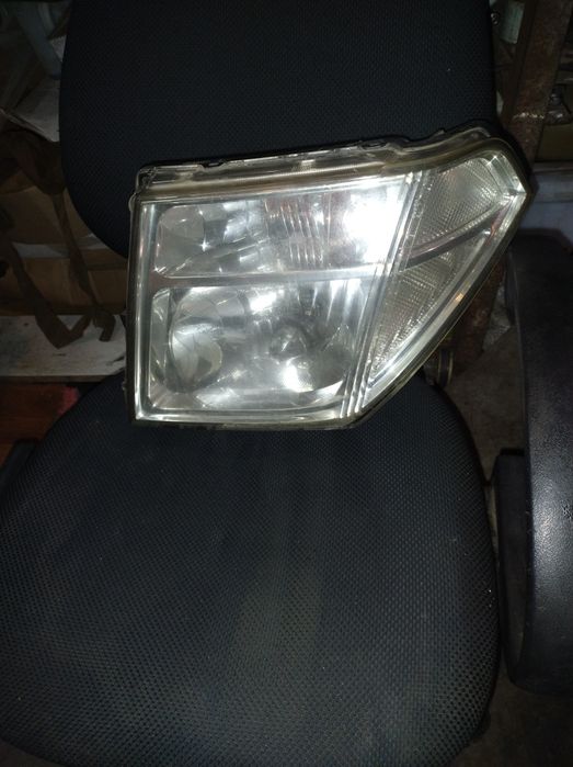 Передняя левая фара nissan pathfinder/navara оригинал