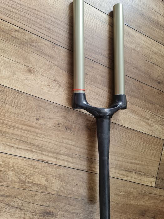 Górne golenie Rock Shox Revelation XX World Cup BlackBox 26"